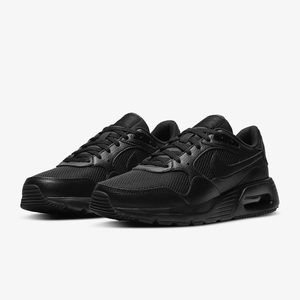 ALL BLACK NIKE AIR MAX BOLT SNEAKERS